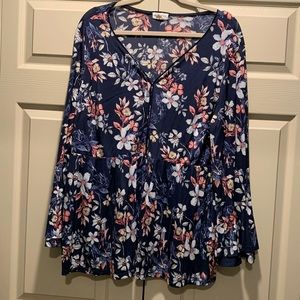 Style & Co Women’s 2X V neck blouse.  Very light and flowy with bell sleeves.